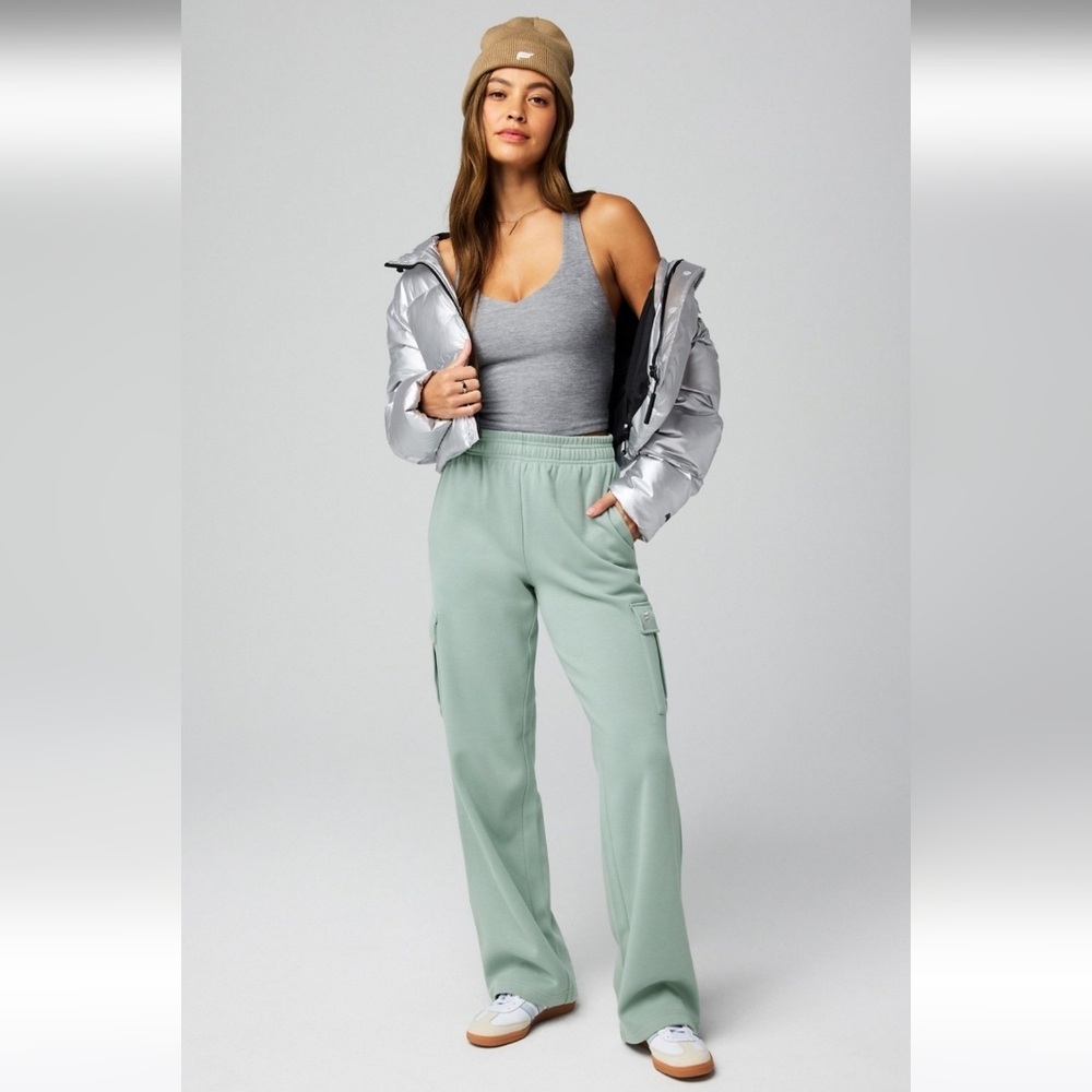 Fabletics Essential Cropped Hooded Puffer Jacket Sz XL Silver Shine View 2